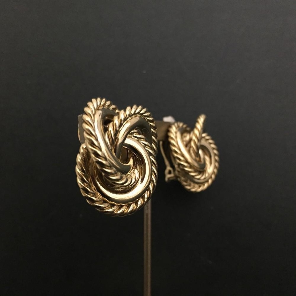 GIVENCHY Love Twist Gold Tone Earring Large Swirl Vintage 1" Clip On Authentic - Picture 12 of 13